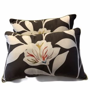 Indigo home Inc cream/floral pair of throw pillows